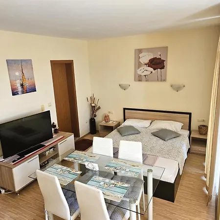 Apartment ивон, комплекс нестинарка, Tsarevo